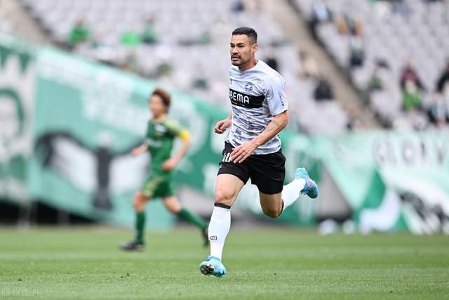 周琦21+8胡明轩20分广东大胜山东 高诗岩15分