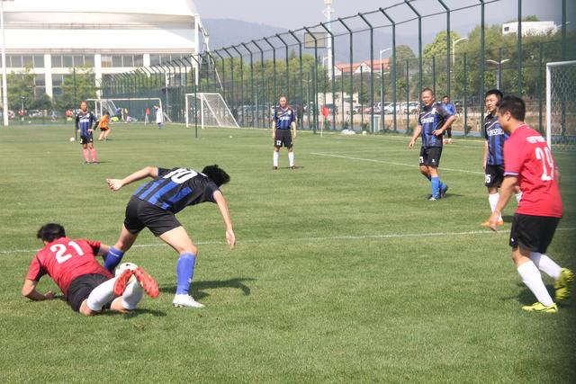 难绷！中国男篮出现23次失误 全队只有9次助攻